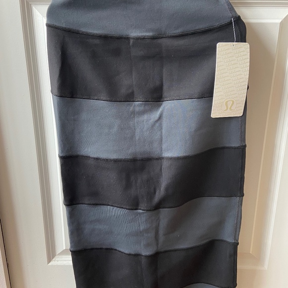 Yoga over skirt - Picture 1 of 1